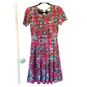 Rose floral small amelia lularoe